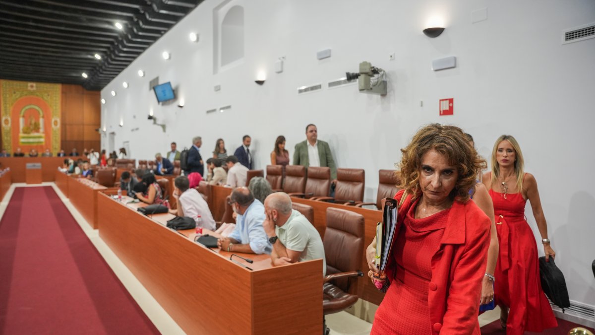La secretaria general del PSOE-A y portavoz parlamentaria socialista, María Jesús Montero.