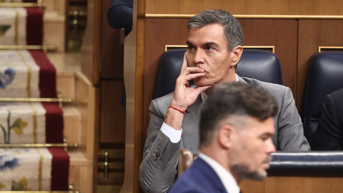 El presidente del Gobierno, Pedro Sánchez, durante la sesión en el Congreso en la que se juega la convalidación o derogación de los dos Reales Decretos en materia de vivienda