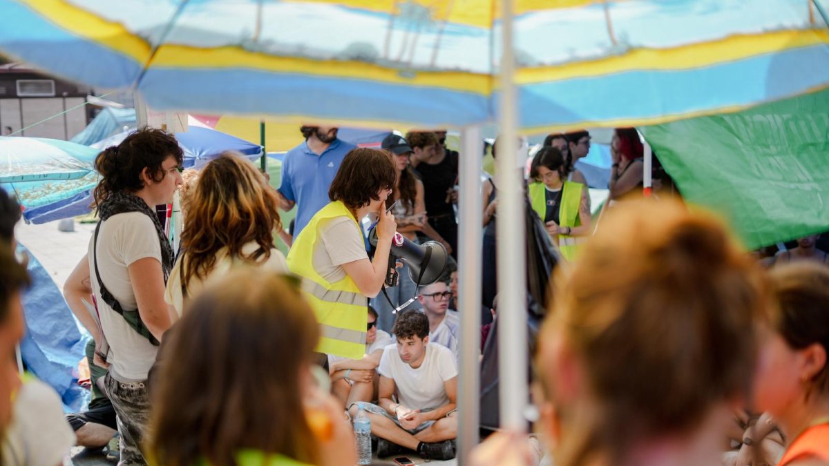 Acampada por la vivienda en Valencia