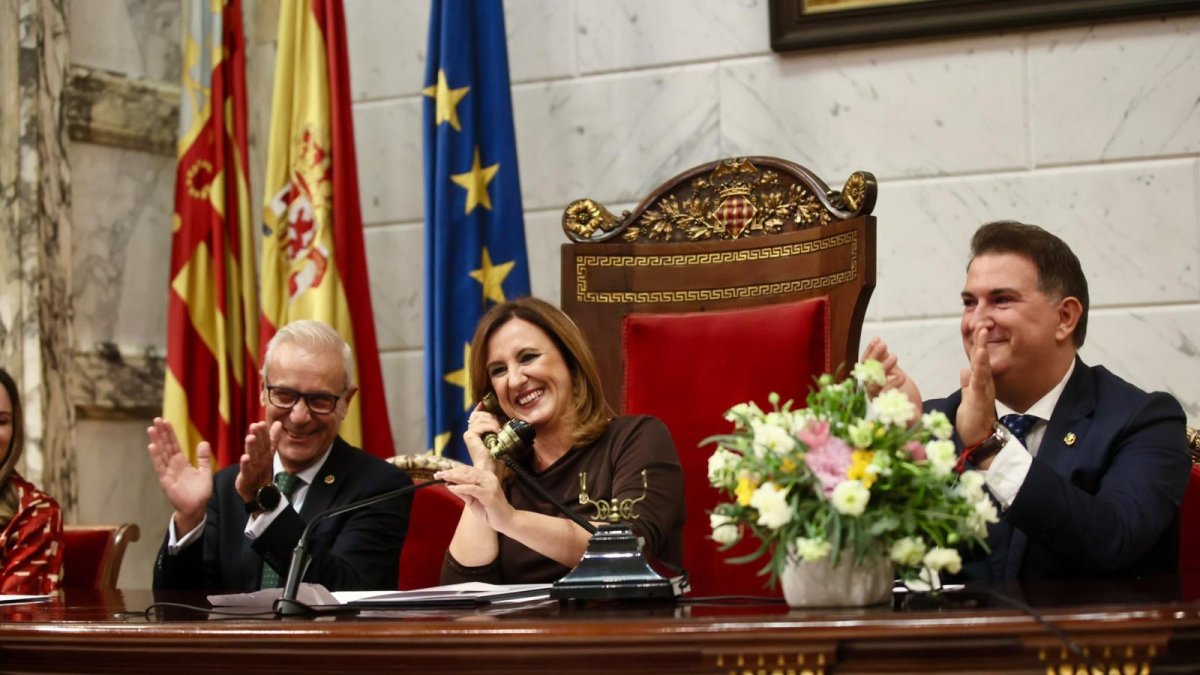 La llamada de la alcaldesa Maróa José Catalá a las nuevas Falleras Mayores de Valencia