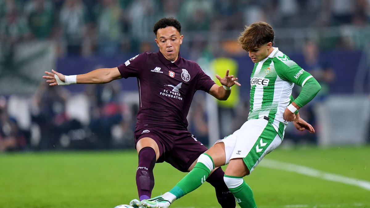 Ángel Ortiz se doctoró en Champions ante el Oporto