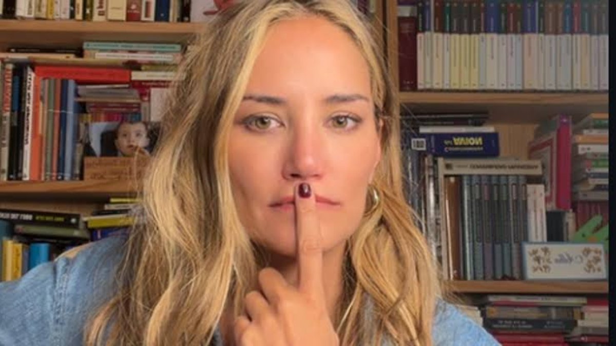 Alba Carrillo reapareció en redes para dar su versión de la espantada y cargar contra Marta Riesco.