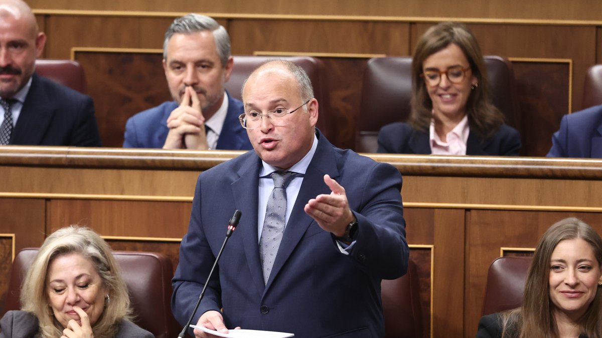 El secretario general del PP, Miguel Tellado, interviene en el Congreso.