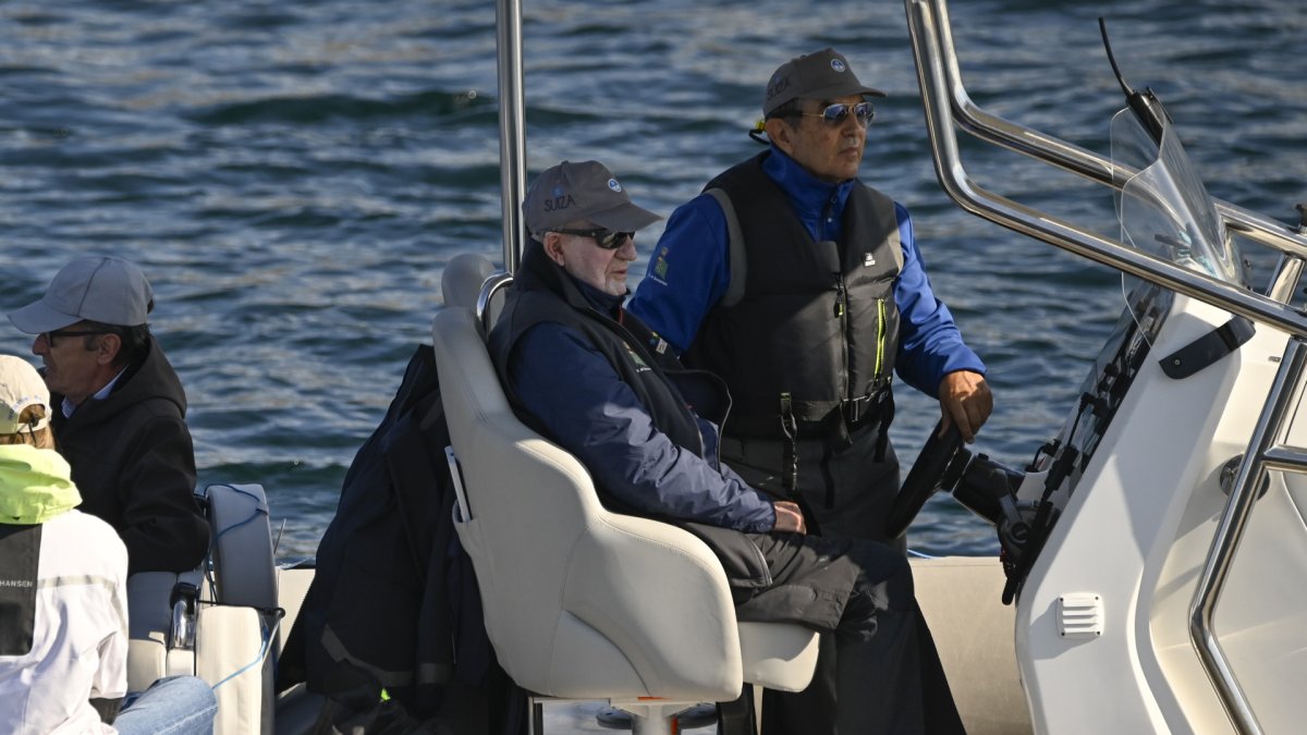 El rey emérito Juan Carlos I durante la regata del sábado 17 de octubre.