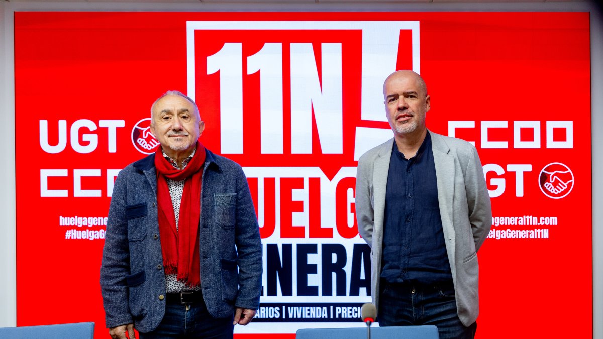El secretario general de UGT, Pepe Álvarez, y el secretario general de CCOO, Unai Sordo