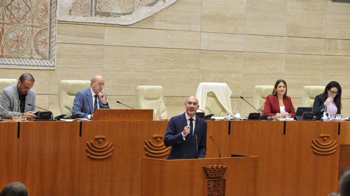 El portavoz del PP en la Asamblea de Extremadura, José Ángel Sánchez Juliá