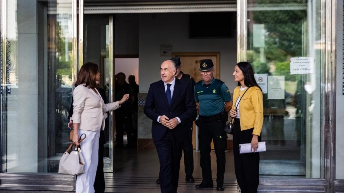 El alcalde de Algeciras a su salida del juzgado tras declarar ante la jueza de Violencia sobre la Mujer.