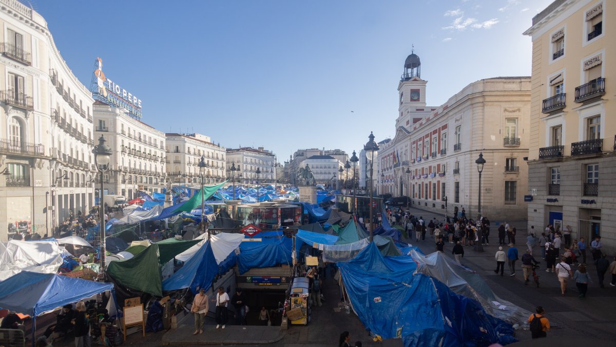 Vista general de la acampada en la Puerta del Sol.