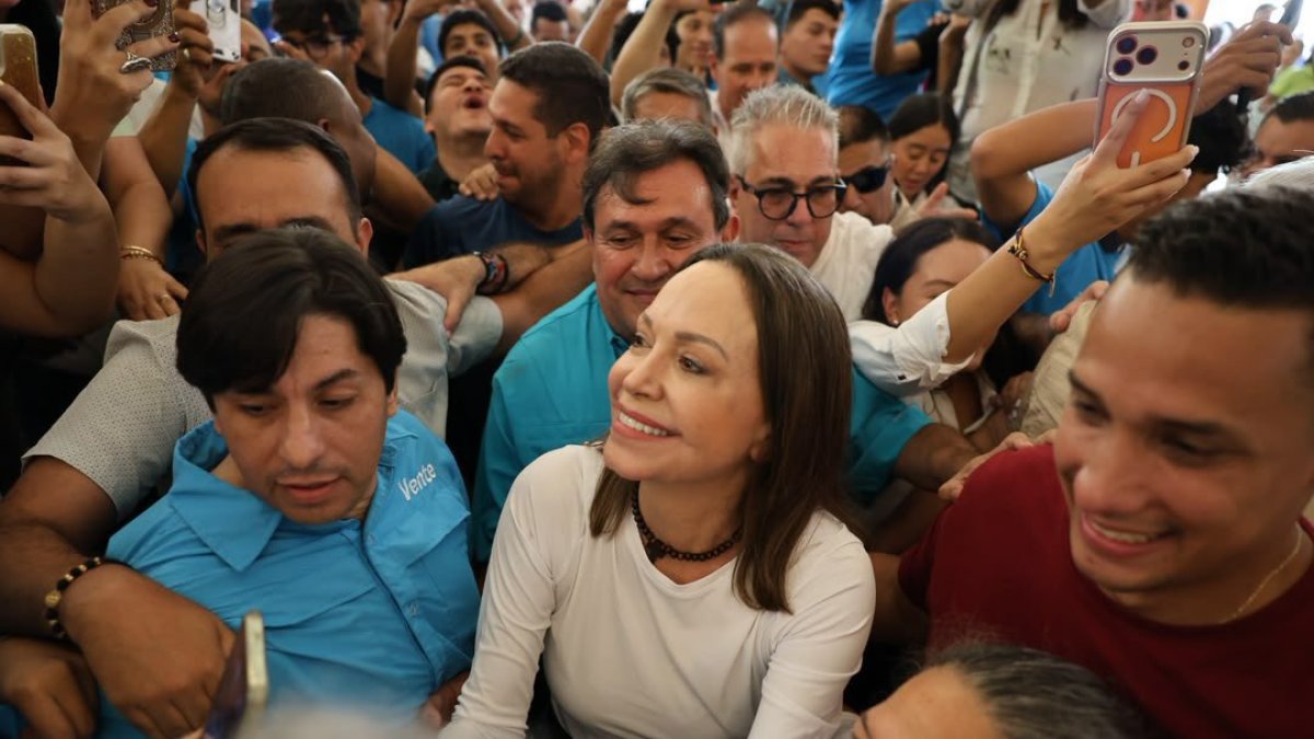 La primera aparición pública de Machado tras su regreso a Venezuela