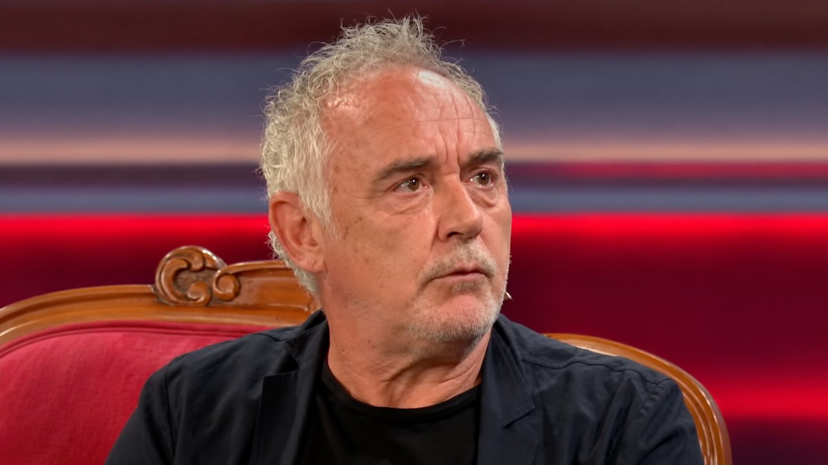Ferran Adrià en ‘La Revuelta’, donde explicó su tortilla con patatas chips. Fondo ampliado digitalmente