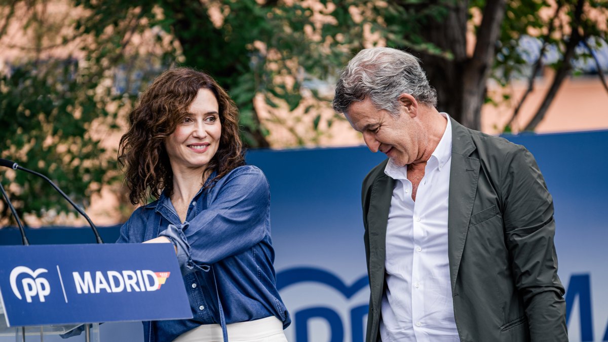 El ayusismo gana peso en la lista del PP al Congreso por Madrid