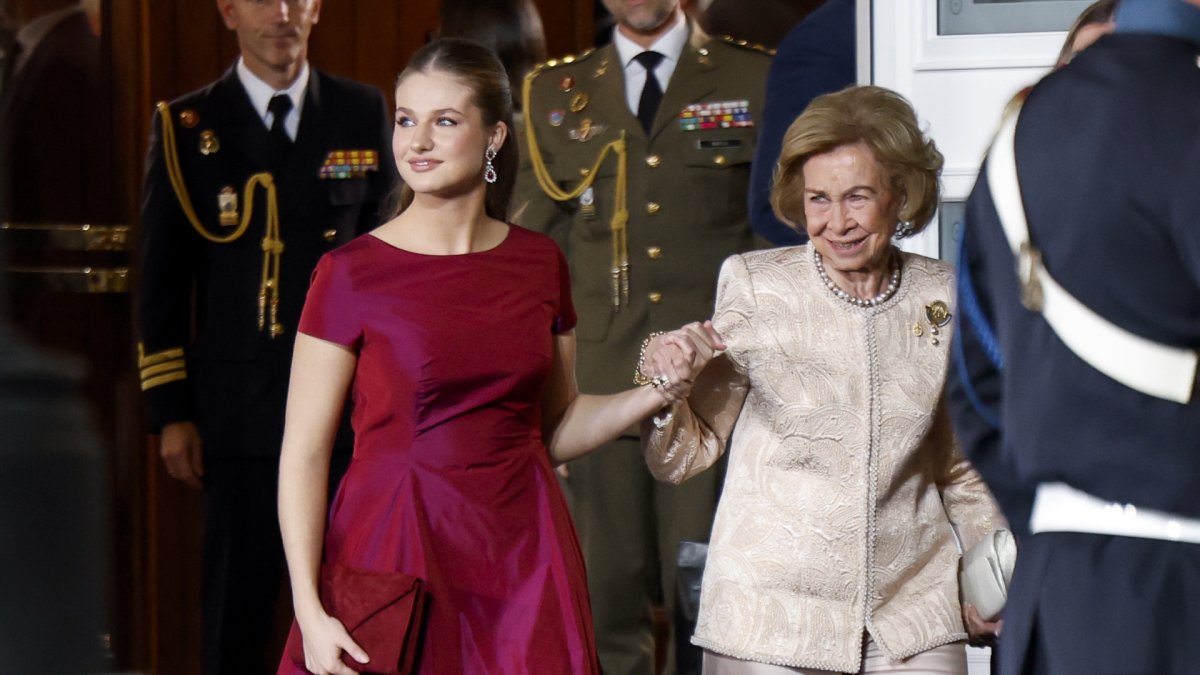 La Princesa Leonor y la Reina Sofía, este pasado viernes 23 en Oviedo.