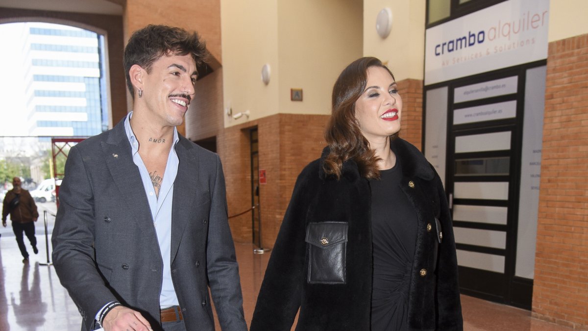 Luitingo y Jessica Bueno. paseando en una imagen de archivo.