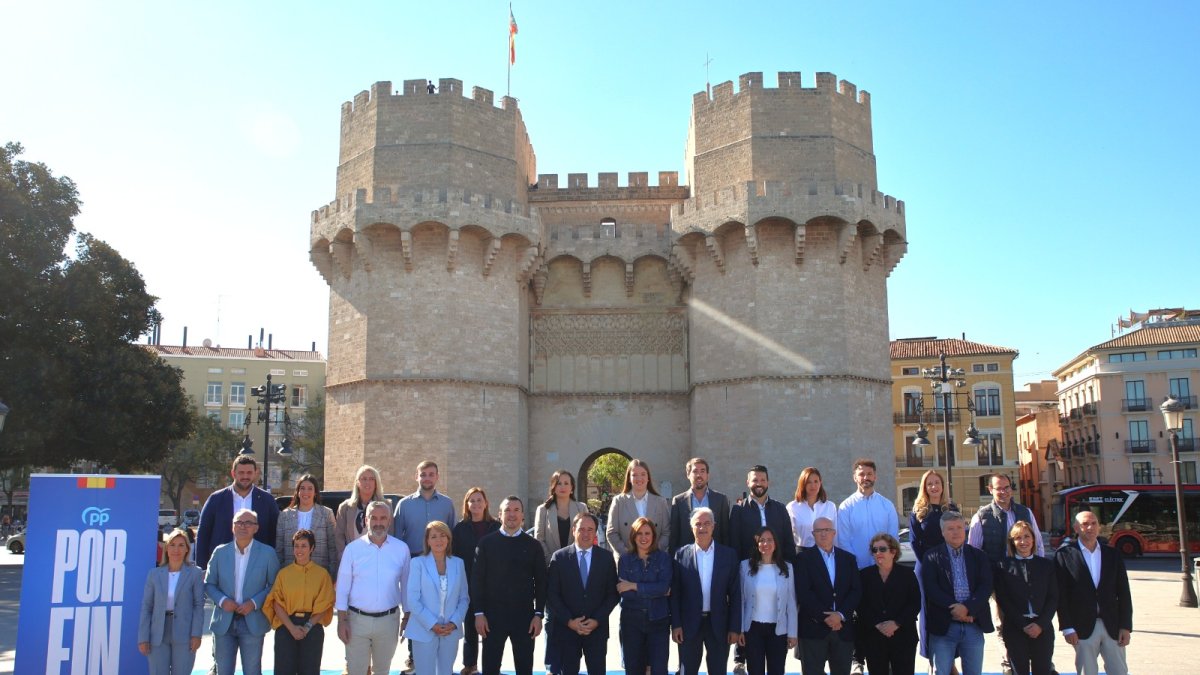 Foto de familia de los candidatos a las Cortes Generales del PP por la provincia de Valencia