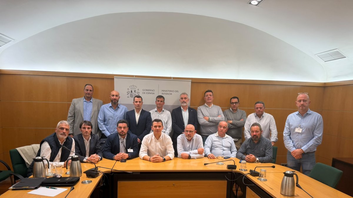 Representantes de SUP, Jupol y UFP, por parte de la Policía, y AUGC, Jucil, AEGC, ASES-GC y Unión de Cabos, por parte de la Guardia Civil