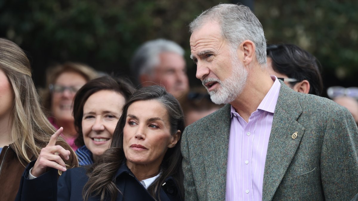 El rey Felipe y la reina Letizia durante su visita a Llanes, el pasado sábado.