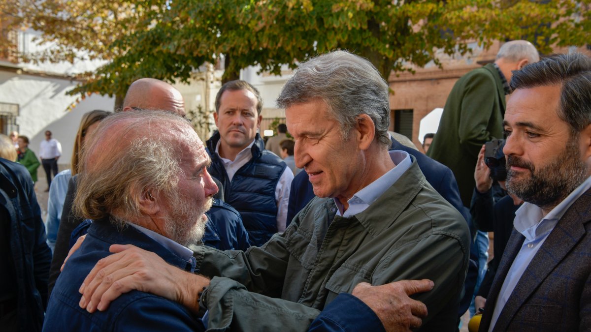 El presidente del PP, Alberto Núñez Feijóo, durante una visita a Urda
