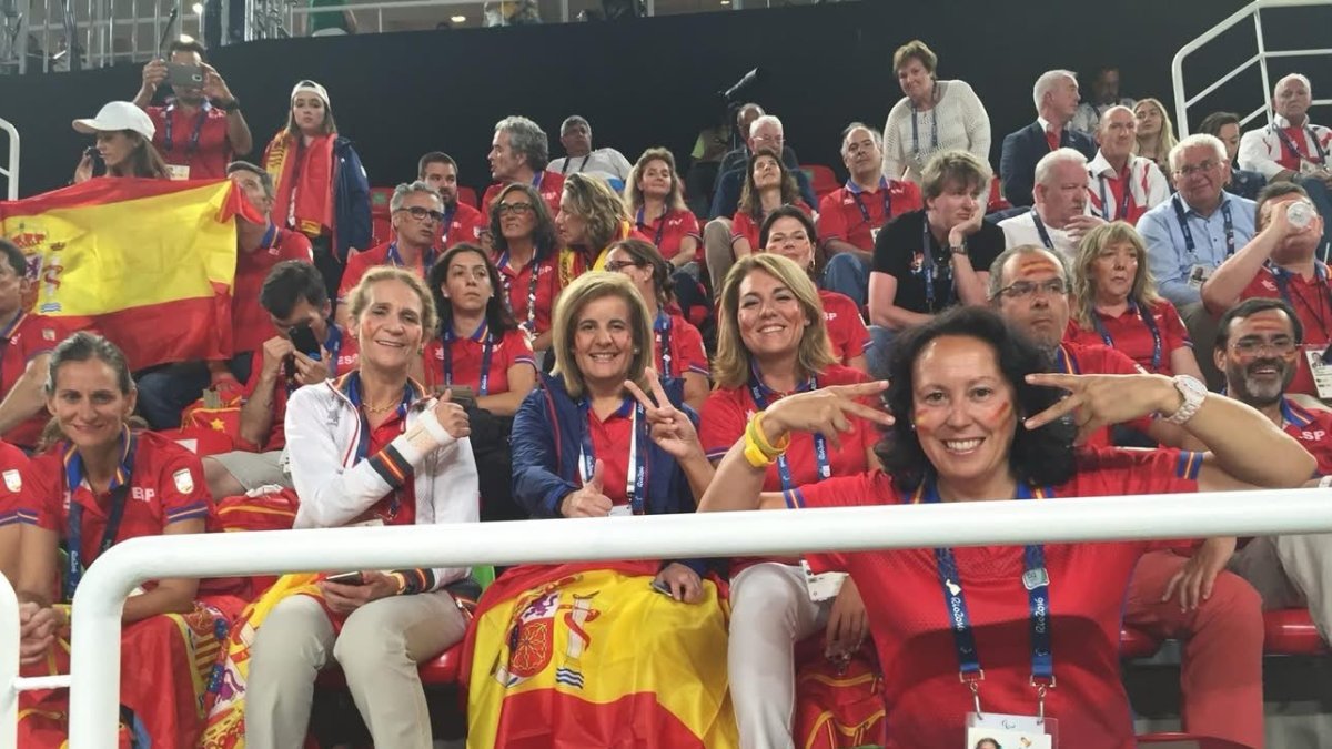 Imagen compartida en redes sociales por Susana Camarero para despedir a la exministra Fátima Báñez