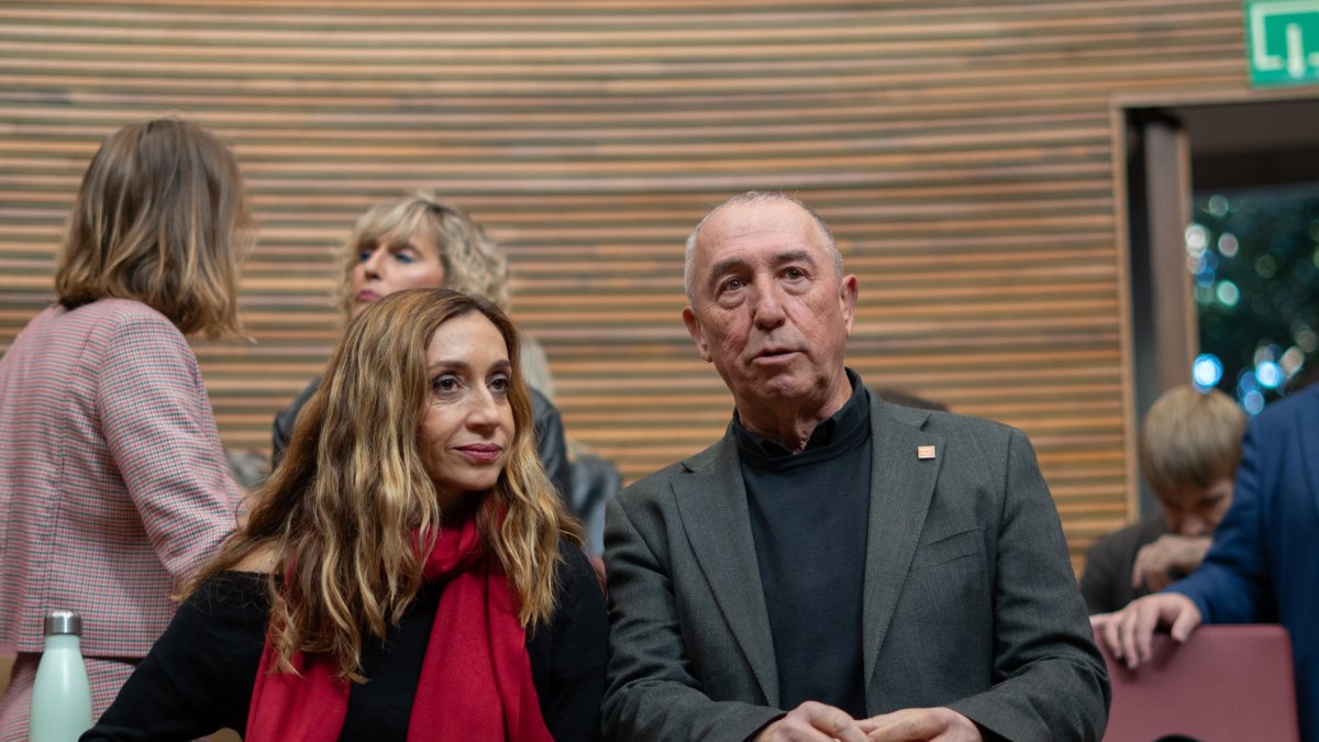 La diputada de Compromís en las Cortes Isaura Navarro y el síndic de Compromís, Joan Baldoví