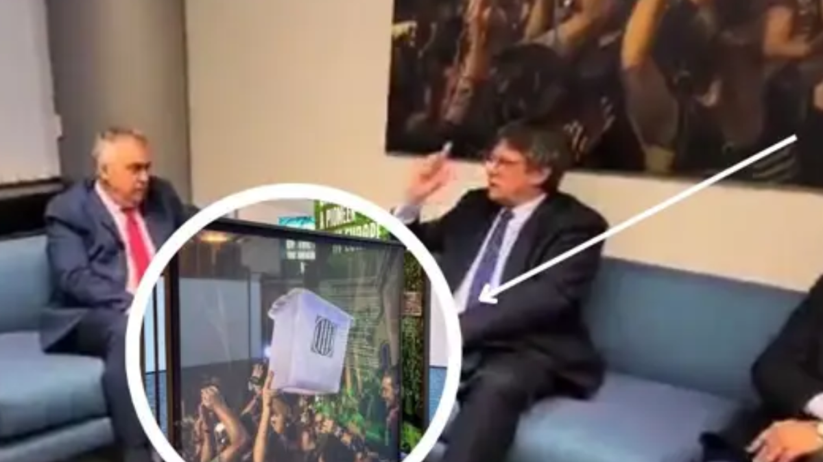 Santos Cerdán y Carles Puigdemont durante su reunión en Bruselas el 30 de octubre de 2023.