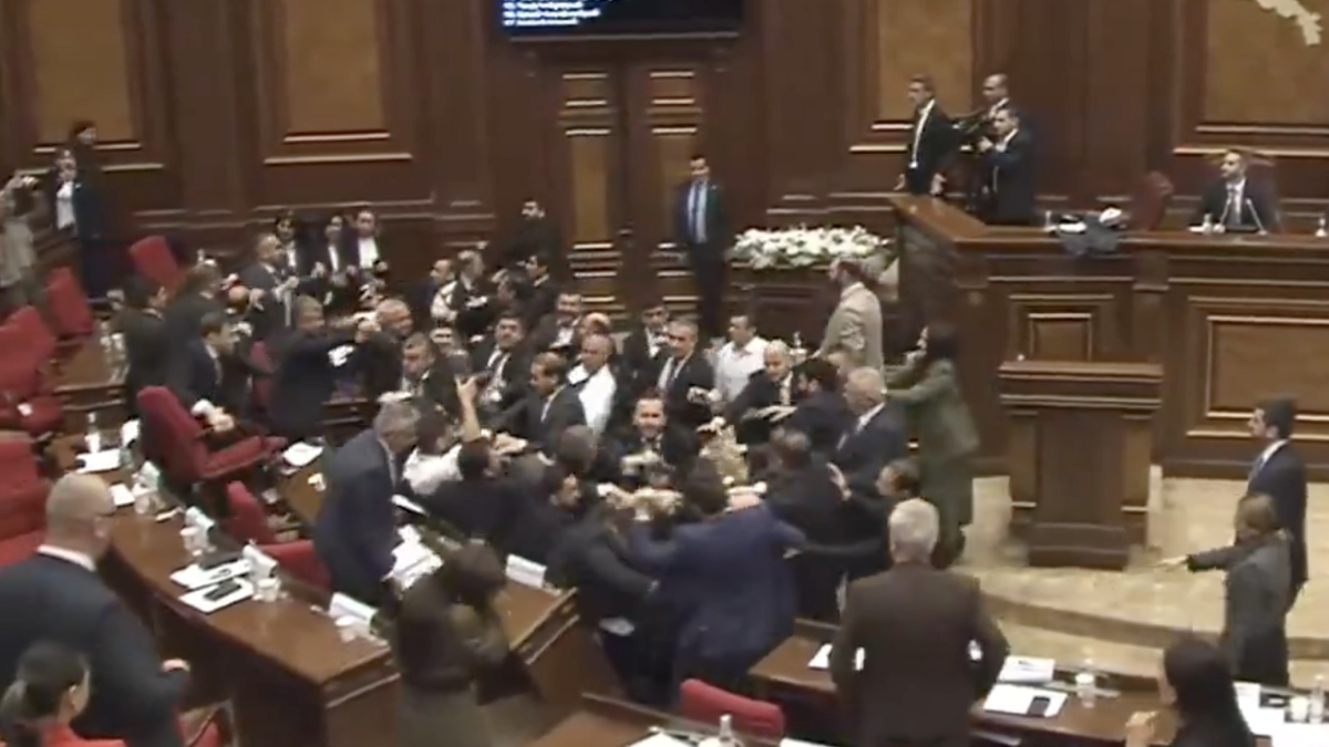 La pelea en el Parlamento de Armenia.