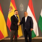 El presidente de Vox, Santiago Abascal, y el primer ministro húngaro, Viktor Orbán.