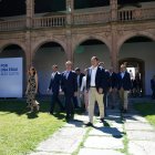 El presidente de Castilla y León, Alfonso Fernández Mañueco, junto a Feijóo y más presidentes autonómicos como Ayuso o Juanma Moreno.