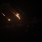 Misiles lanzados desde Irán cayendo sobre Israel.