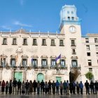 Minuto de silencio en el Ayuntamiento de Alicante