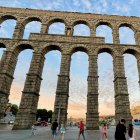 El Acueducto de Segovia, una obra maestra romana que desafía el paso de los siglos.