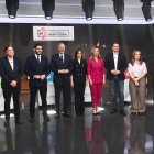 (I-D) La candidata de IU-Sumar, Marta Abengochea; el candidato de Aragón-Teruel Existe, Tomás Guitarte; el candidato de VOX, Alejandro Nolasco; el candidato del PP, Jorge Azcón; la candidata del PSOE, Pilar Alegría; el candidato de Chunta Aragonesista (CHA), Jorge Pueyo; la candidata de Podemos, María Goikoetxea; y el candidato del Partido Aragonés (PAR), Alberto Izquierdo; posan antes del debate a ocho entre los candidatos a la presidencia del Gobierno de Aragón, a 2 de febrero de 2026, en Zaragoza, Aragón (España). Las elecciones tendrán lugar el 8 de febrero de 2026 tras la decisión de Azcón, de disolver el parlamento en medio de un bloqueo político para la aprobación de los presupuestos regionales.

Ramón Comet / Europa Press
02 FEBRERO 2026: DEBATE;8F;ELECCIONES;ARAGÓN;ESPAÑA;AZCÓN;ALEGRÍA;PSOE;PP;PRESUPUESTOS;AUTONOMÍAS
02/2/2026