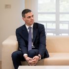 (Foto de ARCHIVO)
El presidente del Gobierno, Pedro Sánchez (d), recibe al lehendakari, en el Palacio de la Moncloa, a 27 de marzo de 2026, en Madrid (España). El jefe del Ejecutivo preside junto al lehendakari, la Comisión Bilateral de Cooperación Administración del Estado- Comunidad Autónoma del País Vasco.

Diego Radamés / Europa Press
27/3/2026
