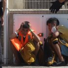 Dos menores rescatados en una patera en aguas de Barbate, Cádiz.