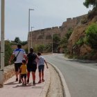 Subida andando al castillo de Santa Bárbara