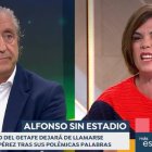 Josep Pedrerol y Samanta Villar durante discuten sobre el fútbol femenino y su equiparación con el masculino en Espejo Público.