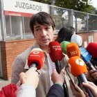 Juan José Ballesta atiende a los medios a la salida del juzgado de Parla tras declara por la presunta comisión de un delito de agresión sexual.