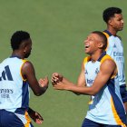 Kylian Mbappé y Vinicius, durante un entrenamiento del Real Madrid.