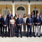 Foto de familia del presidente del PP, Alberto Núñez Feijóo, junto a sus barones