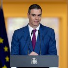 (Foto de ARCHIVO)
El presidente del Gobierno, Pedro Sánchez, comparece para explicar el decreto que prorroga el escudo social tras una rueda de prensa posterior a la reunión del Consejo de Ministros, en el Palacio de la Moncloa, a 27 de diciembre de 2023, en Madrid (España). El Consejo de Ministros ha aprobado hoy la prórroga parcial del 'escudo social' para combatir los efectos de la inflación, la crisis energética y la guerra de Ucrania, y mantendrá las medidas referentes al ámbito laboral, la imposibilidad de suspender los suministros básicos, la ampliación de los descuentos correspondientes al bono social eléctrico o la suspensión de los desahucios, según han trasladado fuentes de Sumar. Además, se aprobará el transporte público gratis para jóvenes y desempleados y se prorrogarán hasta junio las rebajas del IVA a alimentos. El nuevo paquete aprobado hoy en el último Consejo de Ministros del año será el octavo impulsado por el Ejecutivo para seguir respondiendo al impacto de la guerra en Ucrania y el incremento de precios, una movilización de recursos que, hasta ahora, asciende a unos 47.000 millones de euros.

Eduardo Parra / Europa Press
27 DICIEMBRE 2023;COMPLEJO DE LA MONCLOA;PEDRO SÁNCHEZ;ESCUDO SOCIAL;GOBIERNO;TRANSPORTE PÚBLICO GRATIS JÓVENES
27/12/2023