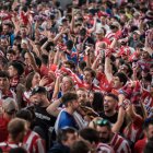 Aficionados en los alrededores del estadio Civitas Metropolitano