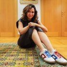 Una de las fotos que ha colgado Isabel Díaz Ayuso con las zapatillas que han hecho furor.