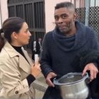 Un vecino de Guadalcacín con su vivienda inundada salva su olla de albóndigas.