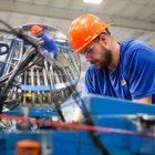 (Foto de ARCHIVO)
Trabajador de la industria.

REMITIDA / HANDOUT por JUNTA DE ANDALUCIA
Fotografía remitida a medios de comunicación exclusivamente para ilustrar la noticia a la que hace referencia la imagen, y citando la procedencia de la imagen en la firma
25/10/2024