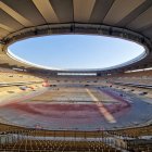 (Foto de ARCHIVO)
Vista general de las obras del estadio de La Cartuja. A 19 de julio de 2024, en Sevilla (Andalucía, España). Comienza la primera fase de las obras del Estadio La Cartuja de Sevilla para la Copa del Mundo 2030 y finalizará en abril. La remodelación del Estadio La Cartuja de Sevilla para ampliar el aforo hasta los 70.000 espectadores acabará en abril del próximo año, con la perspectiva de albergar la Copa del Mundo de fútbol de 2030. Así lo ha avanzado este viernes el consejero de Turismo, Cultura y Deporte, Arturo Bernal, durante una visita a las obras, que han comenzado esta semana y tienen un plazo de ejecución de ocho meses. El consejero ha estado acompañado por el alcalde de Sevilla, José Luis Sanz, y por los arquitectos que se harán cargo del proyecto, Antonio Cruz y Antonio Ortiz.
María José López / Europa Press
19/7/2024