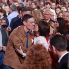 El presidente del Gobierno y secretario general, Pedro Sánchez, y la Ministra de Universidades, Diana Morant