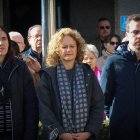 La alcaldesa de Torrent, Ampara Folgado, durante el minuto de silencio guardado por el consistorio en homenaje a las víctimas de la DANA