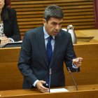 El 'president' de la Generalitat, Carlos Mazón, durante la seisón de control este jueves en Les Corts