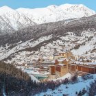 Vista aérea del Hotel Hermitage y del edificio del Telecabina