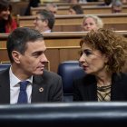 El presidente del Gobierno, Pedro Sánchez y la vicepresidenta primera, María Jesús Montero