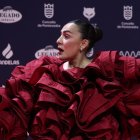 Candela Peña, muy indignada en la alfombra roja de los Feroz.